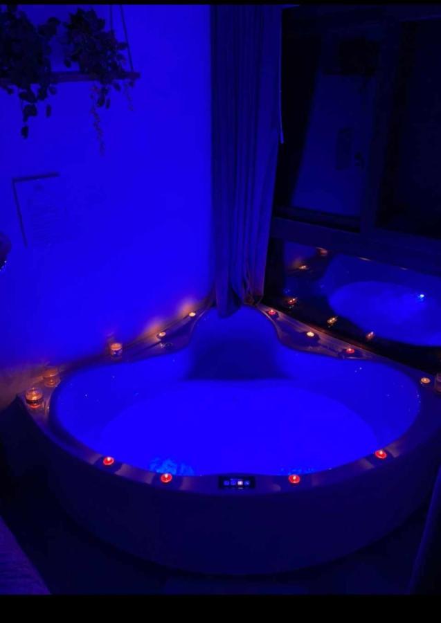 Casas del Cerro Casas Rurales Maribel - Complejo Moradas Del Cerro 1 - Suites Con Jacuzzi En Alcala Del Jucar الغرفة الصورة