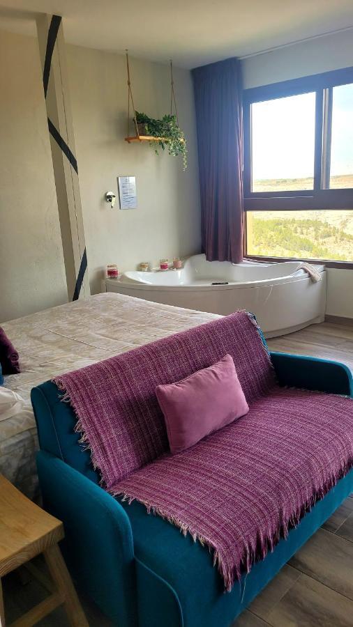 Casas del Cerro Casas Rurales Maribel - Complejo Moradas Del Cerro 1 - Suites Con Jacuzzi En Alcala Del Jucar المظهر الخارجي الصورة