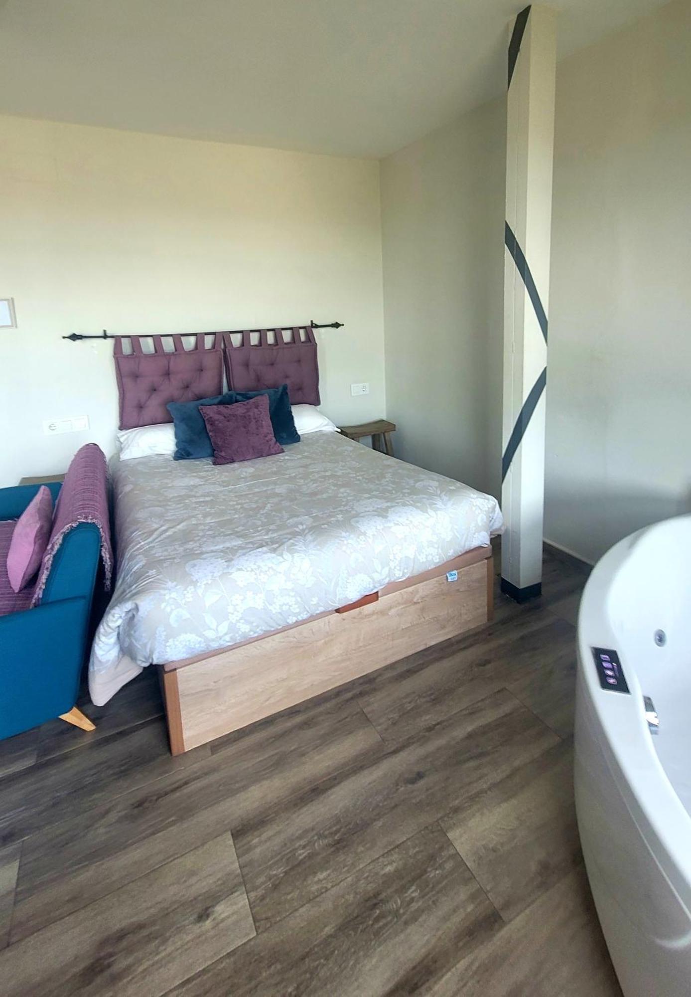 Casas del Cerro Casas Rurales Maribel - Complejo Moradas Del Cerro 1 - Suites Con Jacuzzi En Alcala Del Jucar الغرفة الصورة