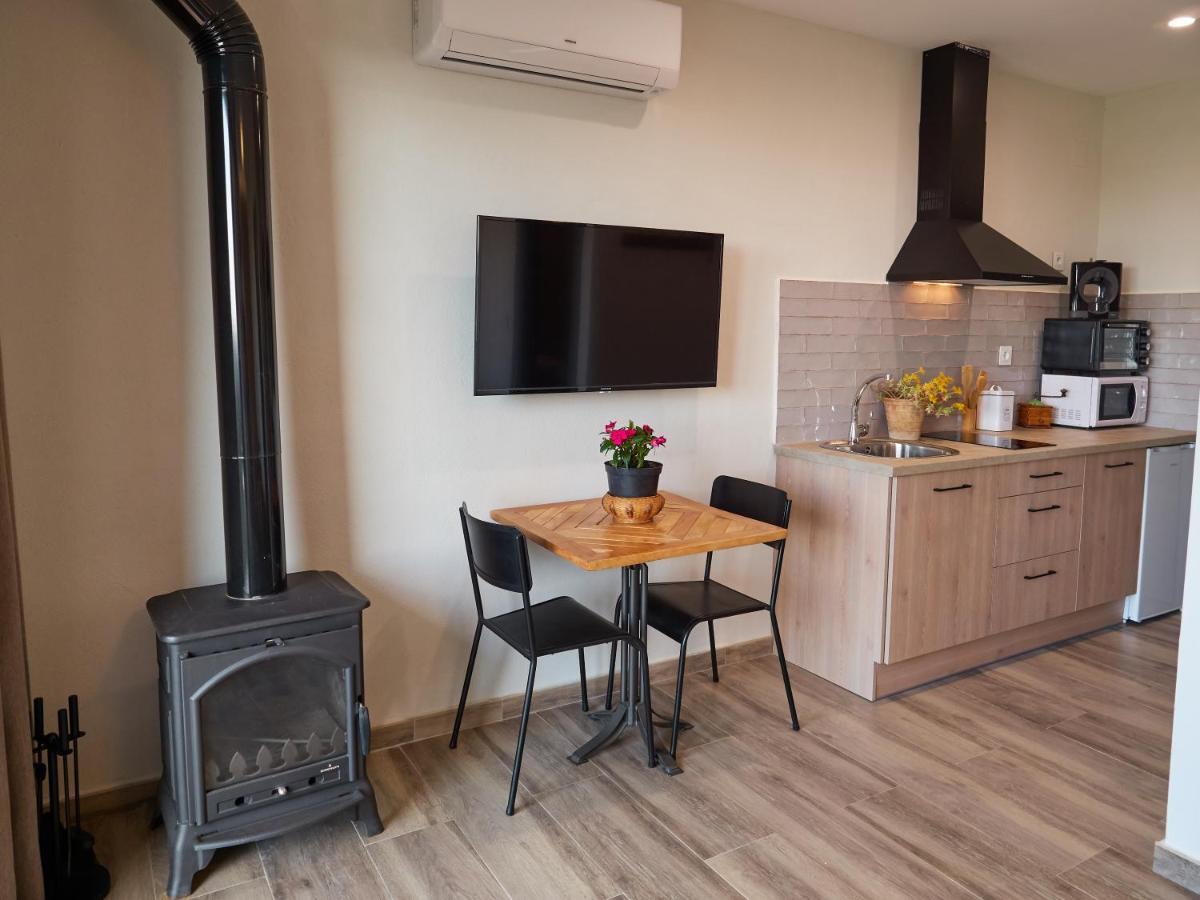 Casas del Cerro Casas Rurales Maribel - Complejo Moradas Del Cerro 1 - Suites Con Jacuzzi En Alcala Del Jucar المظهر الخارجي الصورة